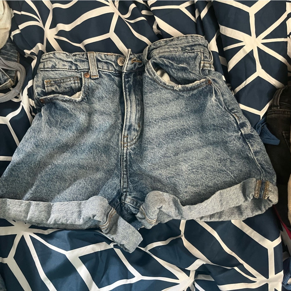 H&M